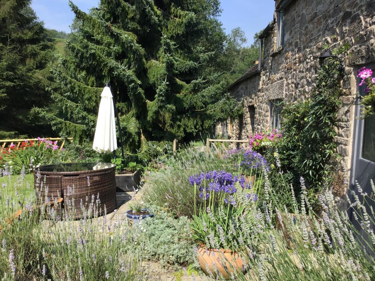 Lee House Farm Holiday Cottage With Possible Use Of Hot Tub Ninety Pounds A Session Waterfall Exterior foto