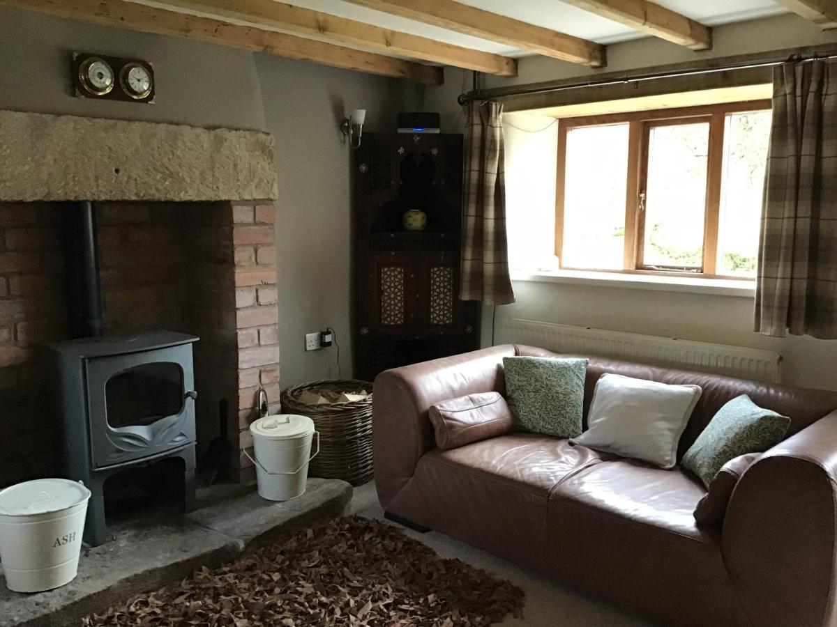 Lee House Farm Holiday Cottage With Possible Use Of Hot Tub Ninety Pounds A Session Waterfall Exterior foto